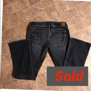 🌙 BOGO American Eagle jeans size 6R